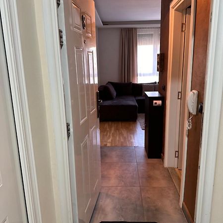 Apartman Dm Belgrado Buitenkant foto