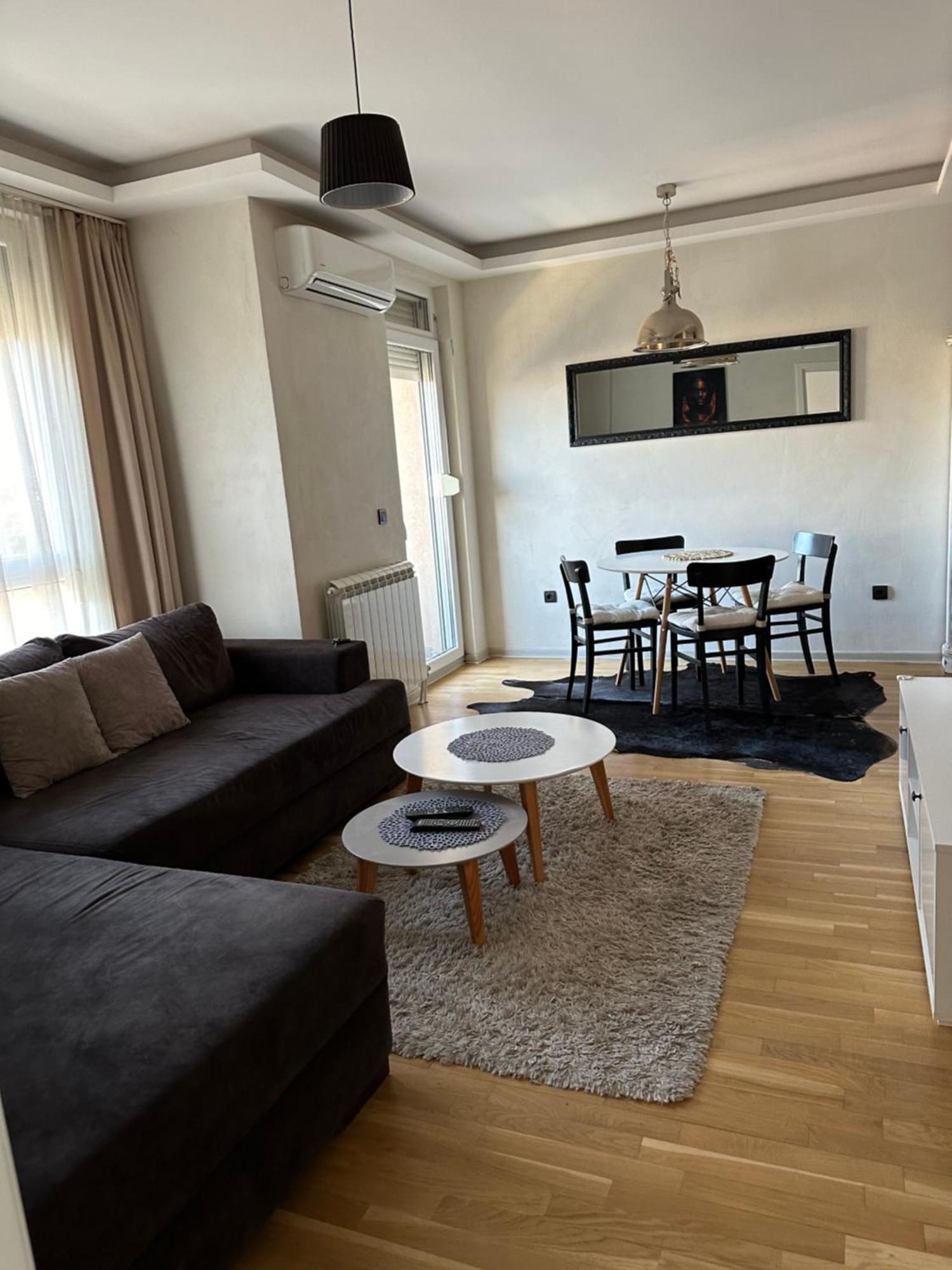 Apartman Dm Belgrado Buitenkant foto